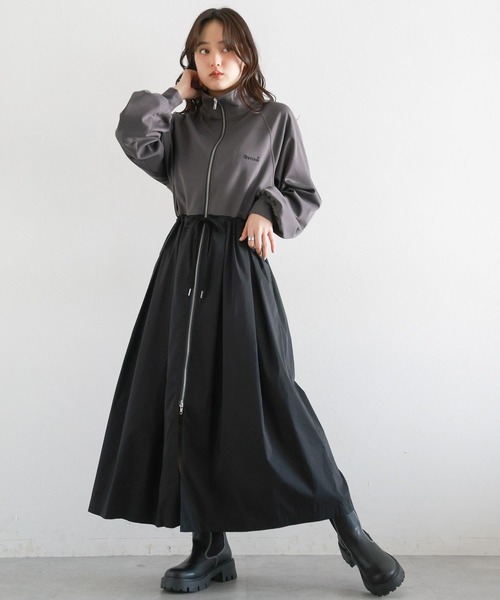 RAGEBLUE（レイジブルー）の「異素材ドッキング/トラックジャージワンピース（ワンピース・レディース・ブラック/ネイビー・FREE）」の2枚目の写真