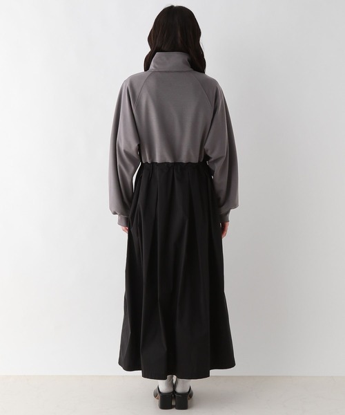 RAGEBLUE（レイジブルー）の「異素材ドッキング/トラックジャージワンピース（ワンピース・レディース・ブラック/ネイビー・FREE）」の4枚目の写真