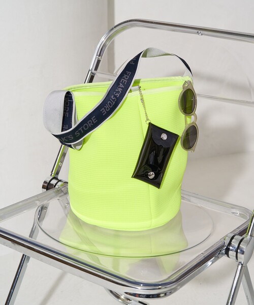 FREAK'S STORE（フリークスストア）の「限定展開　FREAK'S STORE テープ ワンハンドル バッグ（ハンドバッグ・レディース・イエロー/グレー/ブラック・ONE SIZE）」の3枚目の写真