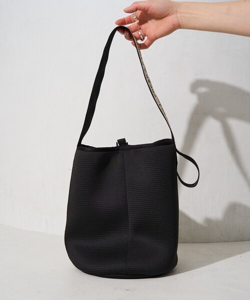 FREAK'S STORE（フリークスストア）の「限定展開　FREAK'S STORE テープ ワンハンドル バッグ（ハンドバッグ・レディース・イエロー/グレー/ブラック・ONE SIZE）」の20枚目の写真