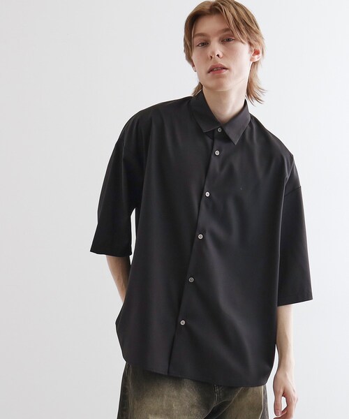 tk.TAKEO KIKUCHI（ティーケータケオキクチ）の「【WEB限定】無地/花柄アソートドレープ半袖シャツ（シャツ/ブラウス・メンズ・ホワイト/ブラック/ブルー/ホワイト系4/ブラック系3・01/02/03）」の17枚目の写真