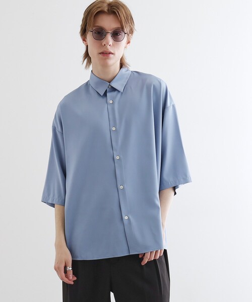 tk.TAKEO KIKUCHI（ティーケータケオキクチ）の「【WEB限定】無地/花柄アソートドレープ半袖シャツ（シャツ/ブラウス・メンズ・ホワイト/ブラック/ブルー/ホワイト系4/ブラック系3・01/02/03）」の21枚目の写真