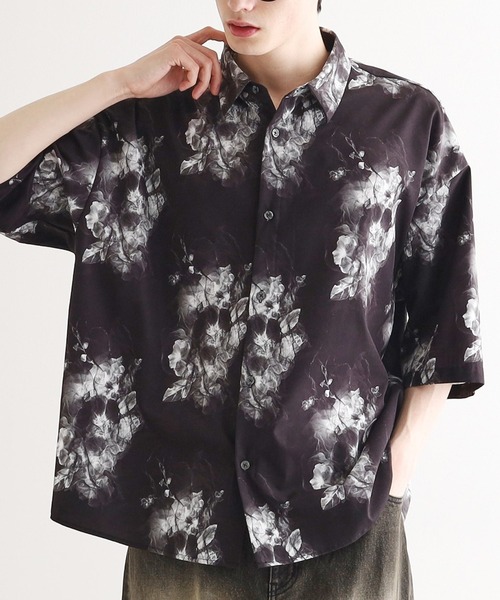 tk.TAKEO KIKUCHI（ティーケータケオキクチ）の「【WEB限定】無地/花柄アソートドレープ半袖シャツ（シャツ/ブラウス・メンズ・ホワイト/ブラック/ブルー/ホワイト系4/ブラック系3・01/02/03）」の5枚目の写真