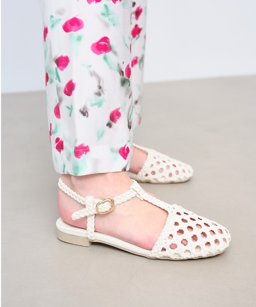 Launa lea(ラウナレア)の「メッシュTストラップフラットサンダル(S151)(サンダル・レディース・ナチュラル/ブラック/アイボリー・S/M/L/LL)」の13枚目の写真