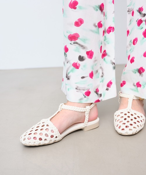 Launa lea(ラウナレア)の「メッシュTストラップフラットサンダル(S151)(サンダル・レディース・ナチュラル/ブラック/アイボリー・S/M/L/LL)」の14枚目の写真