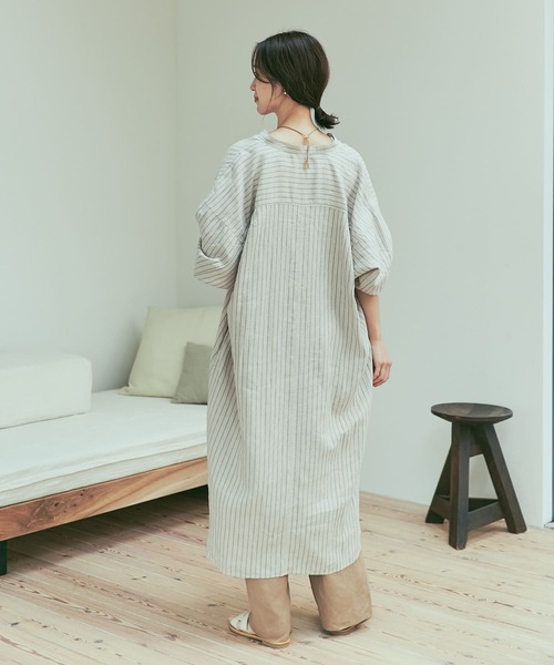 URBAN RESEARCH DOORS（アーバンリサーチドアーズ）の「ラミーリネンストライプワンピース（ワンピース・レディース・ライトベージュ/ネイビー・MEDIUM）」の20枚目の写真