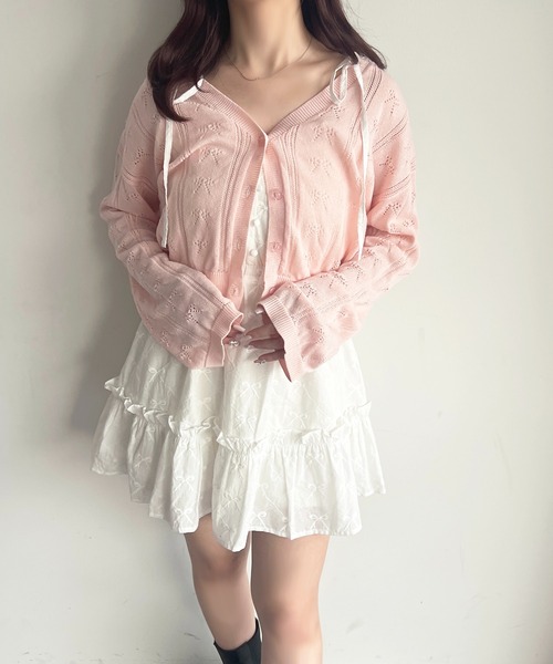 apres jour（アプレジュール）の「ミニリボン刺繍キャミワンピース（ワンピース・レディース・ブラック/ホワイト・フリー/X-LARGE）」の4枚目の写真