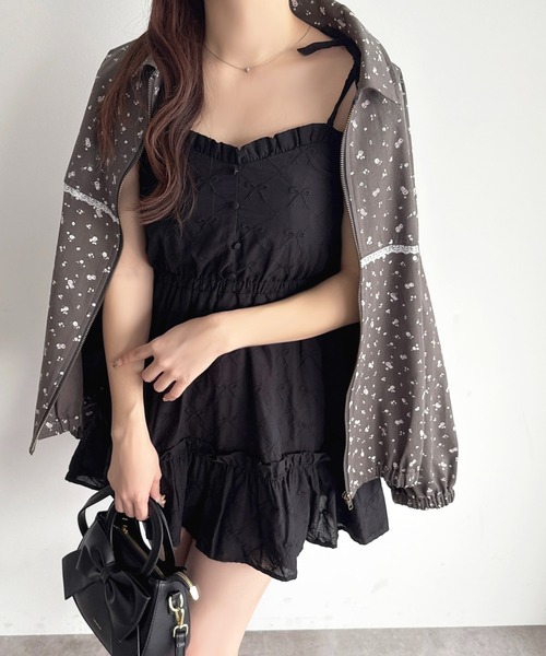 apres jour（アプレジュール）の「ミニリボン刺繍キャミワンピース（ワンピース・レディース・ブラック/ホワイト・フリー/X-LARGE）」の6枚目の写真