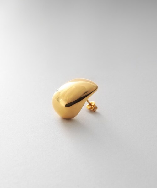 COCOSHNIK ONKITSCH(ココシュニックオンキッチュ)の「シルバー ホロウピアス ロングクッションシェイプ GP(ピアス(両耳用)・レディース・クリア・00)」の4枚目の写真
