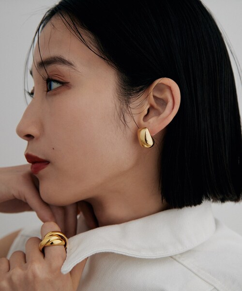 COCOSHNIK ONKITSCH(ココシュニックオンキッチュ)の「シルバー ホロウピアス ロングクッションシェイプ GP(ピアス(両耳用)・レディース・クリア・00)」の11枚目の写真