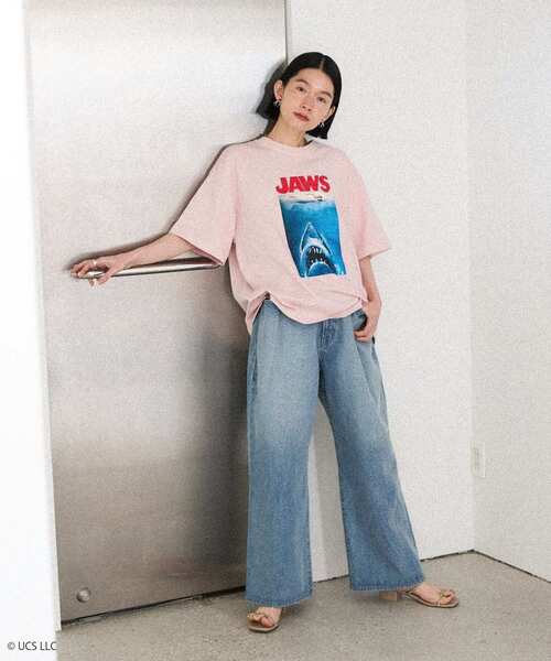 AMERICAN HOLIC(アメリカンホリック)の「【JAWS】ピグメントTシャツ(Tシャツ/カットソー・レディース・ライトピンク・FREE)」の3枚目の写真