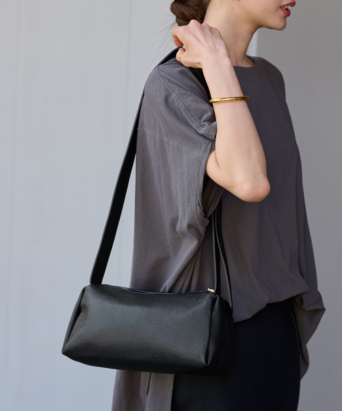 FRAMeWORK（フレームワーク）の「PELLETTERIA MARANT trapezoid shoulder ba（ショルダーバッグ・レディース・ブラック/アイボリー・FREE）」の5枚目の写真