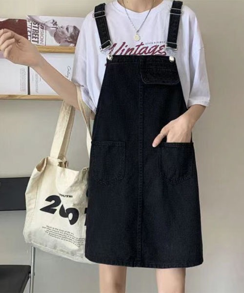 urge：（アージコロン ）の「【URGE：】デニム ひざ丈 オーバーオール ワンピース（ワンピース・レディース・ブラック・X-LARGE/LARGE/MEDIUM/SMALL）」の4枚目の写真