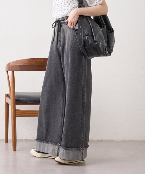 w closet（ダブルクローゼット）の「グラデワイドデニム（デニムパンツ・レディース・ブラック/ブルー・1/0）」の18枚目の写真