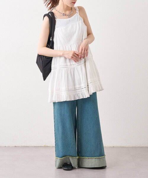 w closet（ダブルクローゼット）の「グラデワイドデニム（デニムパンツ・レディース・ブラック/ブルー・1/0）」の4枚目の写真