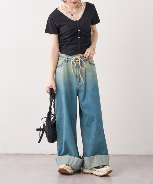 w closet（ダブルクローゼット）の「グラデワイドデニム（デニムパンツ・レディース・ブラック/ブルー・1/0）」の7枚目の写真