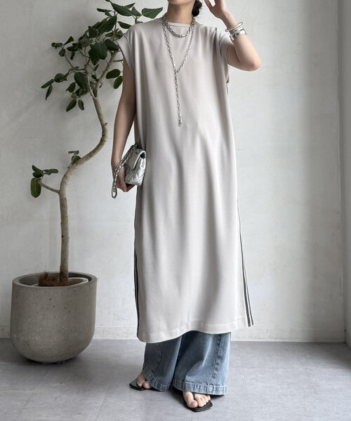 DouDou(ドゥドゥ)の「【WEB限定】カットジョーゼットサイドラインワンピース(ワンピース・レディース・ブラック/ライトグレー/ブラウン・FREE)」の11枚目の写真