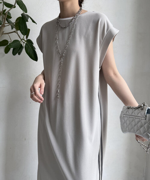 DouDou(ドゥドゥ)の「【WEB限定】カットジョーゼットサイドラインワンピース(ワンピース・レディース・ブラック/ライトグレー/ブラウン・FREE)」の18枚目の写真