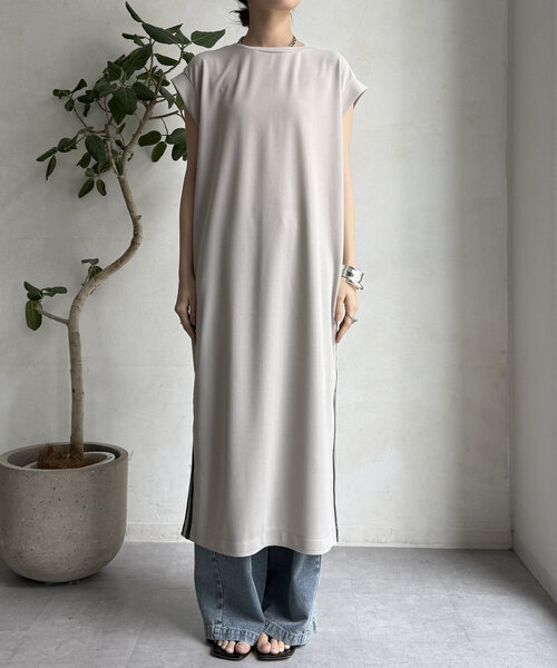 DouDou(ドゥドゥ)の「【WEB限定】カットジョーゼットサイドラインワンピース(ワンピース・レディース・ブラック/ライトグレー/ブラウン・FREE)」の21枚目の写真