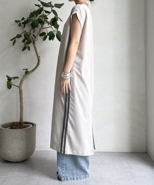 DouDou(ドゥドゥ)の「【WEB限定】カットジョーゼットサイドラインワンピース(ワンピース・レディース・ブラック/ライトグレー/ブラウン・FREE)」の22枚目の写真