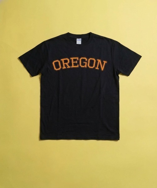 minius(ミニウス)の「【PLACE NAME】オリジナルデザイン アメカジカレッジロゴプリント半袖Tシャツ(Tシャツ/カットソー・メンズ・ホワイト系その他2/ホワイト系その他4/ブラック系その他/ブラック系その他3/ブラック系その他5/ホワイト系その他/ホワイト系その他3/ブラック系その他4/ホワイト系その他5/ブラック系その他2・SMALL/MEDIUM/LARGE/X-LARGE)」の8枚目の写真