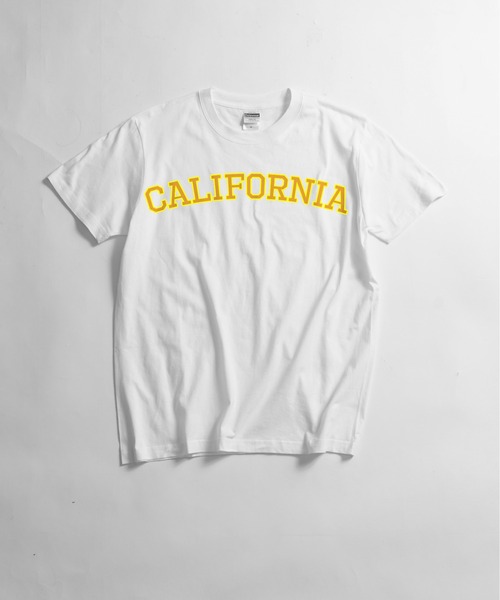 minius(ミニウス)の「【PLACE NAME】オリジナルデザイン アメカジカレッジロゴプリント半袖Tシャツ(Tシャツ/カットソー・メンズ・ホワイト系その他2/ホワイト系その他4/ブラック系その他/ブラック系その他3/ブラック系その他5/ホワイト系その他/ホワイト系その他3/ブラック系その他4/ホワイト系その他5/ブラック系その他2・SMALL/MEDIUM/LARGE/X-LARGE)」の14枚目の写真