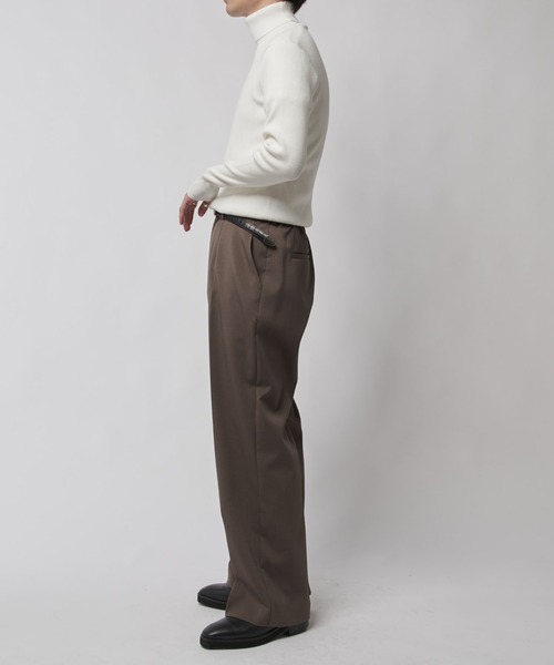 Lui's（ルイス）の「スリムタートルニット（ニット/セーター・メンズ・チャコールグレー/ブラック/ホワイト/ブラウン・S/M）」の10枚目の写真