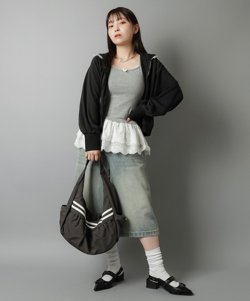 SPINNS(スピンズ)の「レイヤード風ヘムレース/裾レースキャミソール/リボン(キャミソール・レディース・杢グレー/オフホワイト・ONESIZE)」の13枚目の写真