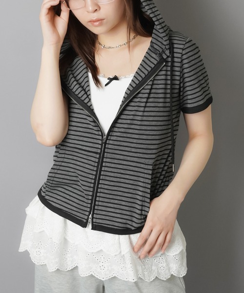 SPINNS(スピンズ)の「レイヤード風ヘムレース/裾レースキャミソール/リボン(キャミソール・レディース・杢グレー/オフホワイト・ONESIZE)」の21枚目の写真