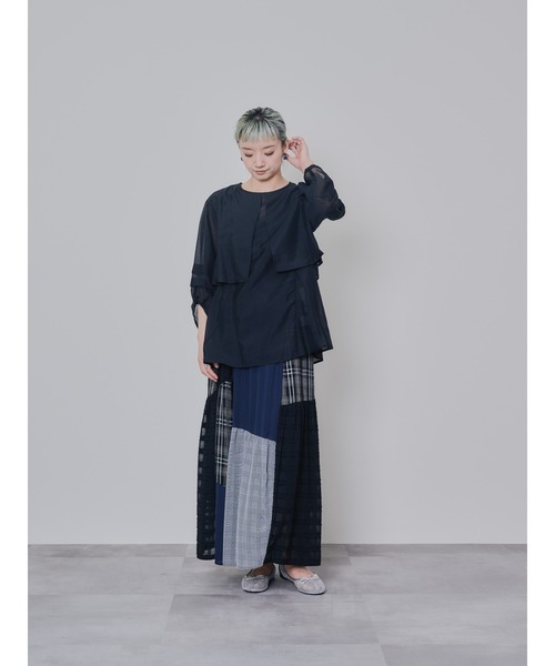 DOLLUPOOPS（ドールアップウップス）の「ケープライクシアーチュニックブラウス（シャツ/ブラウス・レディース・カーキ/ブラック/コーラルピンク・38）」の4枚目の写真