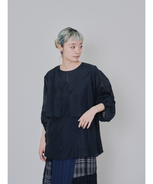 DOLLUPOOPS（ドールアップウップス）の「ケープライクシアーチュニックブラウス（シャツ/ブラウス・レディース・カーキ/ブラック/コーラルピンク・38）」の7枚目の写真