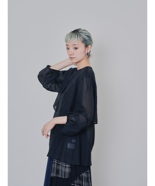 DOLLUPOOPS（ドールアップウップス）の「ケープライクシアーチュニックブラウス（シャツ/ブラウス・レディース・カーキ/ブラック/コーラルピンク・38）」の8枚目の写真