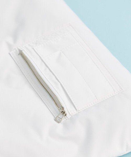 STUDIOUS（ステュディオス）の「【STUDIOUS×CITY TOKYO】TRIANGLEトートバッグ（トートバッグ・メンズ・ホワイト・FREE）」の5枚目の写真