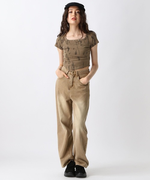 FOREVER 21（フォーエバー トゥエンティーワン）の「【2025SS】スタッズスクエアＴシャツ（Tシャツ/カットソー・レディース・ブラック/ホワイト/ブラウン・FREE）」の4枚目の写真