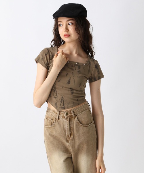 FOREVER 21（フォーエバー トゥエンティーワン）の「【2025SS】スタッズスクエアＴシャツ（Tシャツ/カットソー・レディース・ブラック/ホワイト/ブラウン・FREE）」の8枚目の写真