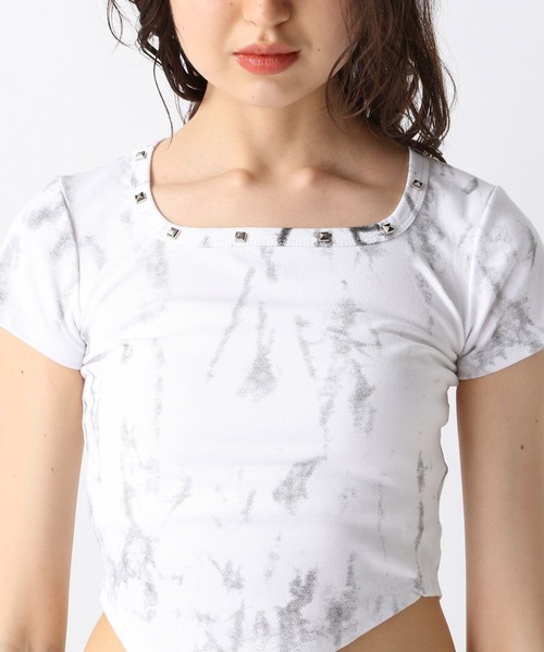 FOREVER 21（フォーエバー トゥエンティーワン）の「【2025SS】スタッズスクエアＴシャツ（Tシャツ/カットソー・レディース・ブラック/ホワイト/ブラウン・FREE）」の21枚目の写真