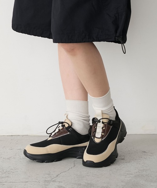 forksy.(フォルクシー)の「【forksy.】ボリュームソールドローコードスニーカー(スニーカー・レディース・ブラック/ライトグレー・L/M/S)」の8枚目の写真