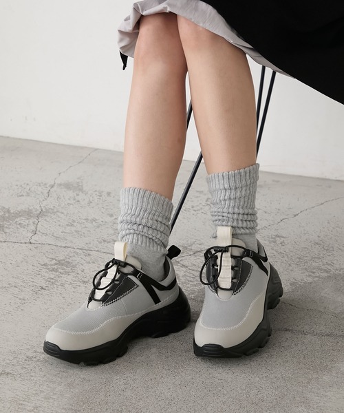 forksy.(フォルクシー)の「【forksy.】ボリュームソールドローコードスニーカー(スニーカー・レディース・ブラック/ライトグレー・L/M/S)」の15枚目の写真