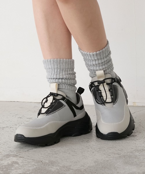 forksy.(フォルクシー)の「【forksy.】ボリュームソールドローコードスニーカー(スニーカー・レディース・ブラック/ライトグレー・L/M/S)」の18枚目の写真