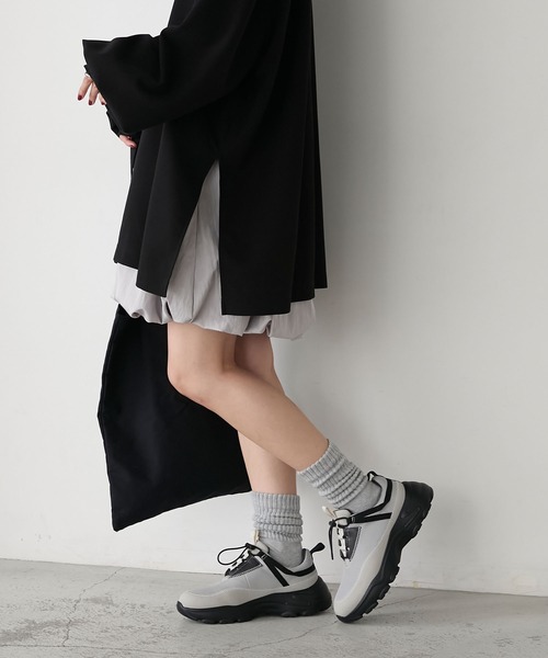 forksy.(フォルクシー)の「【forksy.】ボリュームソールドローコードスニーカー(スニーカー・レディース・ブラック/ライトグレー・L/M/S)」の22枚目の写真