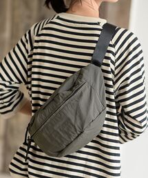 chiiiibag ウエストバッグ　グレー chiiiibag ch!iii チー Shrink Waist Bag バッグ