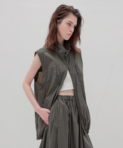 DRESSLAVE（ドレスレイブ）の「stand zip middle vest(スタンドジップミドル丈ベスト)（ベスト・レディース・ブラック/カーキ・38）」の4枚目の写真