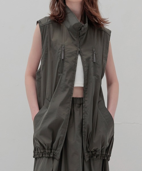 DRESSLAVE（ドレスレイブ）の「stand zip middle vest(スタンドジップミドル丈ベスト)（ベスト・レディース・ブラック/カーキ・38）」の20枚目の写真