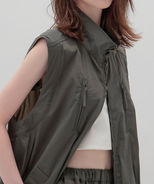 DRESSLAVE（ドレスレイブ）の「stand zip middle vest(スタンドジップミドル丈ベスト)（ベスト・レディース・ブラック/カーキ・38）」の19枚目の写真