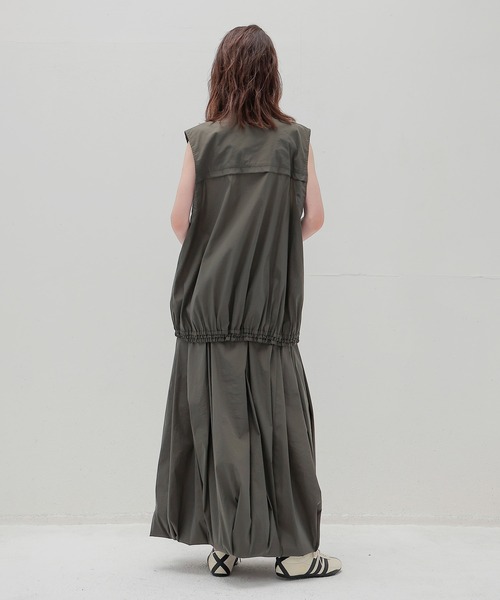 DRESSLAVE（ドレスレイブ）の「stand zip middle vest(スタンドジップミドル丈ベスト)（ベスト・レディース・ブラック/カーキ・38）」の14枚目の写真