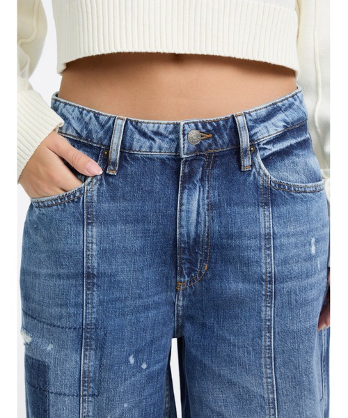 Guess（ゲス）の「GUESS Originals Tapered Baggy デニムパンツ ジーンズ（デニムパンツ・レディース・インディゴブルー・26inch/25inch/24inch）」の6枚目の写真