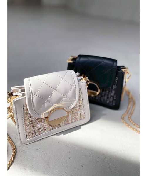 RESEXXY(リゼクシー)の「フラップコンパクトバック(ハンドバッグ・レディース・アイボリー/ブラック・FREE)」の3枚目の写真