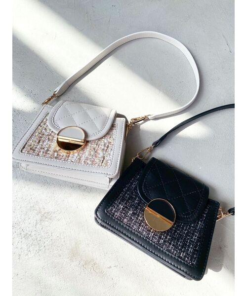 RESEXXY(リゼクシー)の「フラップコンパクトバック(ハンドバッグ・レディース・アイボリー/ブラック・FREE)」の4枚目の写真