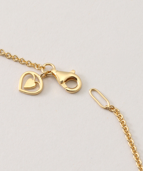 IENA（イエナ）の「JOSEPHINE STUDIO/ジョセフィン・ストゥディオ LETER CHARM SMALL R ネックレス（ネックレス・レディース・ゴールド・FREE）」の4枚目の写真