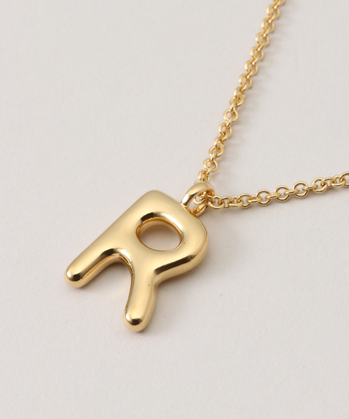 IENA（イエナ）の「JOSEPHINE STUDIO/ジョセフィン・ストゥディオ LETER CHARM SMALL R ネックレス（ネックレス・レディース・ゴールド・FREE）」の7枚目の写真